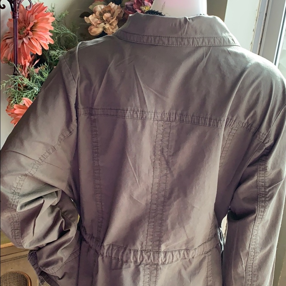 Jacket - Picture 9 of 16